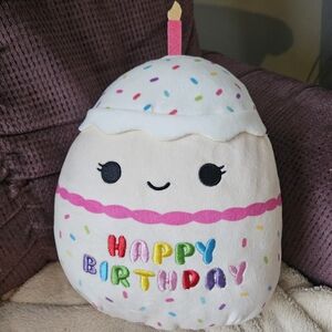 Squishmallow Lyla The Birthday Cake
